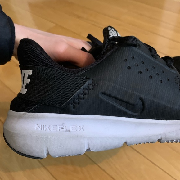 Nike training shoes - Picture 5 of 6